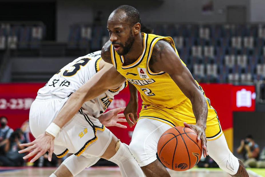 荷甲倒计时，广厦男篮赛后回应争议，细节引发关注，底气十足，训练强度明显提升